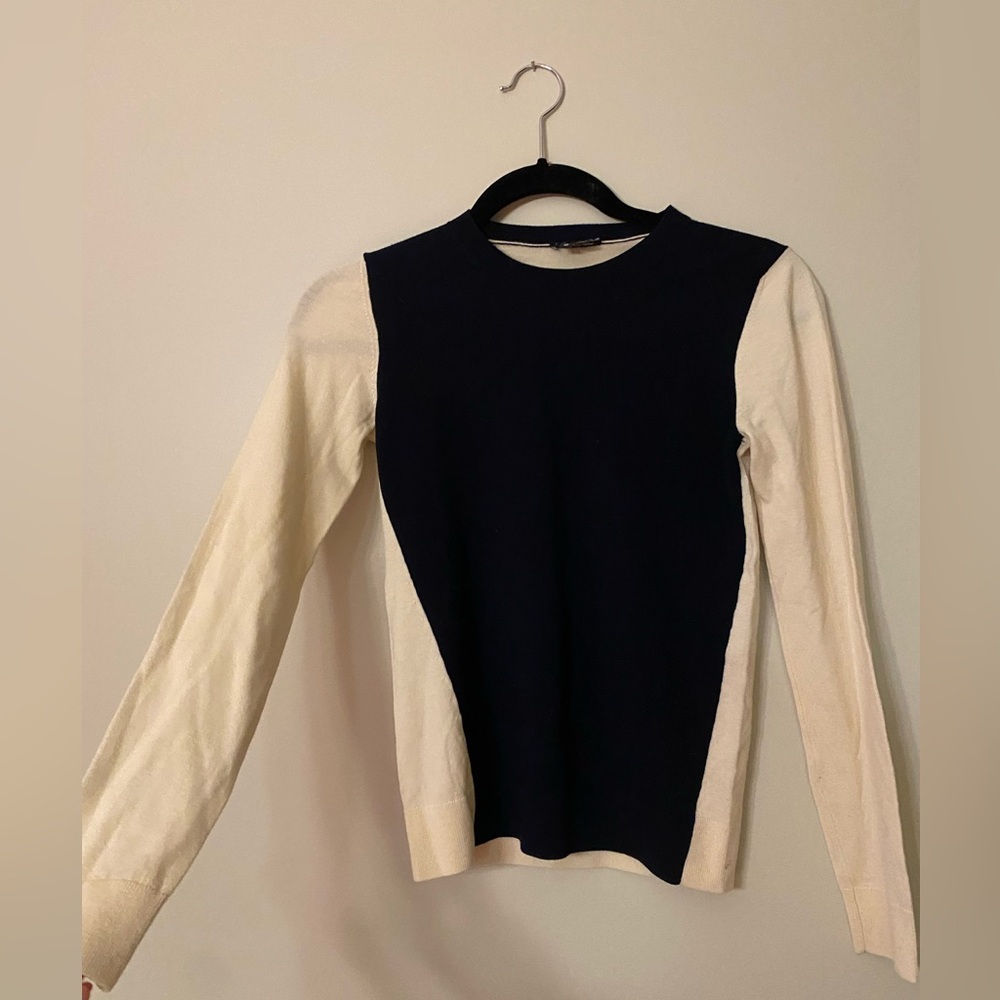 NWOT Theory Cream and Navy wool sweater